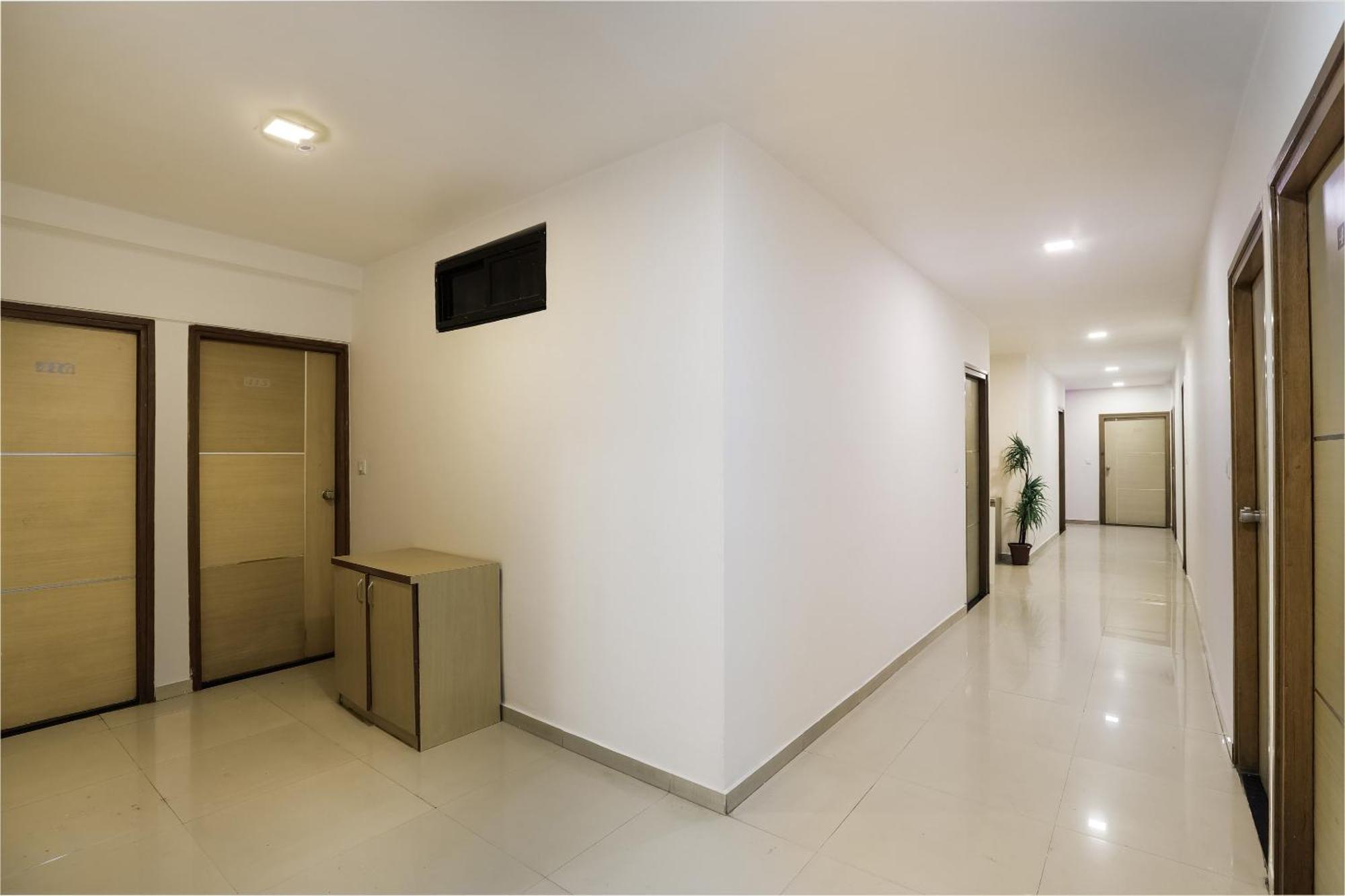 Oyo Hotel D Veeray Ahmedabad Exterior foto